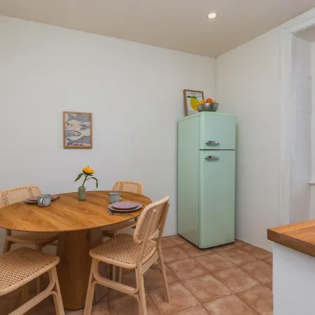 Chiado Charm Sunny 1br With Views With Ac 리스본