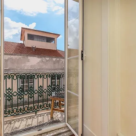 Chiado Charm Sunny 1br With Views With Ac Lisbona