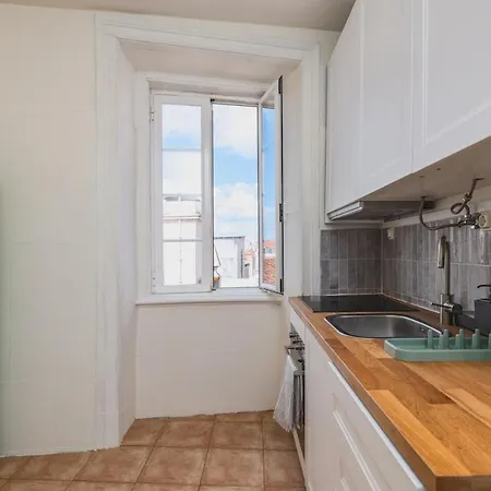 Chiado Charm Sunny 1br With Views With Ac Apartament Lizbona