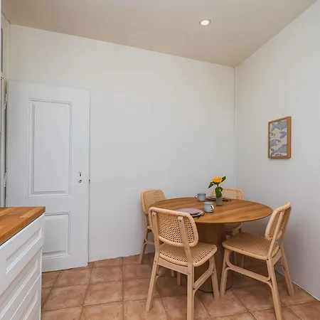 Chiado Charm Sunny 1br With Views With Ac Apartmán Lisboa